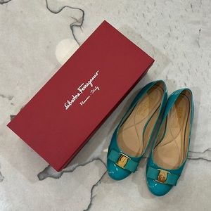 Ferragamo Varina flats (37 1/2B) Turquoise